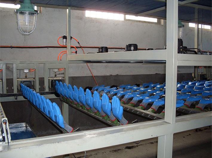 The advantages and characteristics of rubber dipping glove equipment